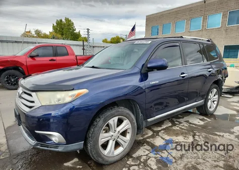 2013 Toyota Highlander Limited z USA, uszkodzony, nr VIN 5TDYK3EH4DS109027